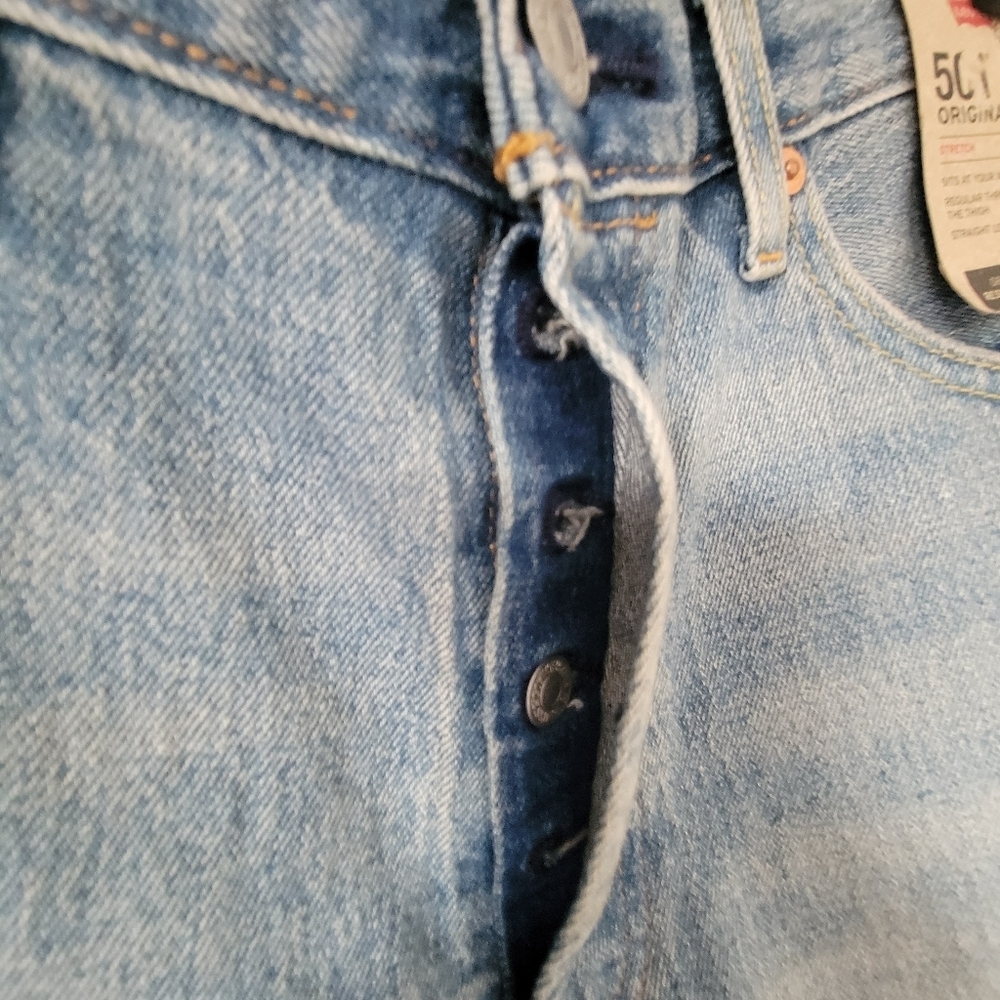 Levi's 501 33x32 Straight Leg Jeans. - Picture 7 of 10